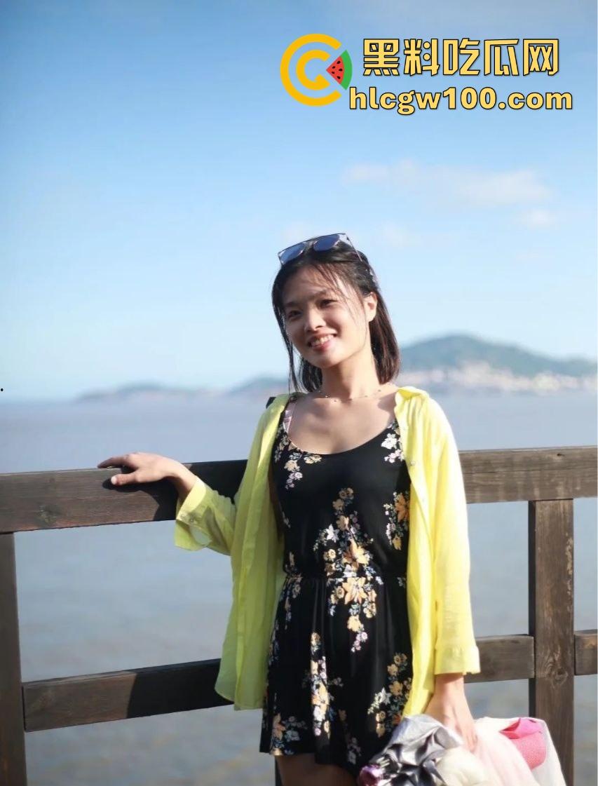 绍兴柯桥极品人妻【张璞泽】早年私密视频泄露,全裸露乳显穴伺候男友,温柔口交乖巧到极致!-2