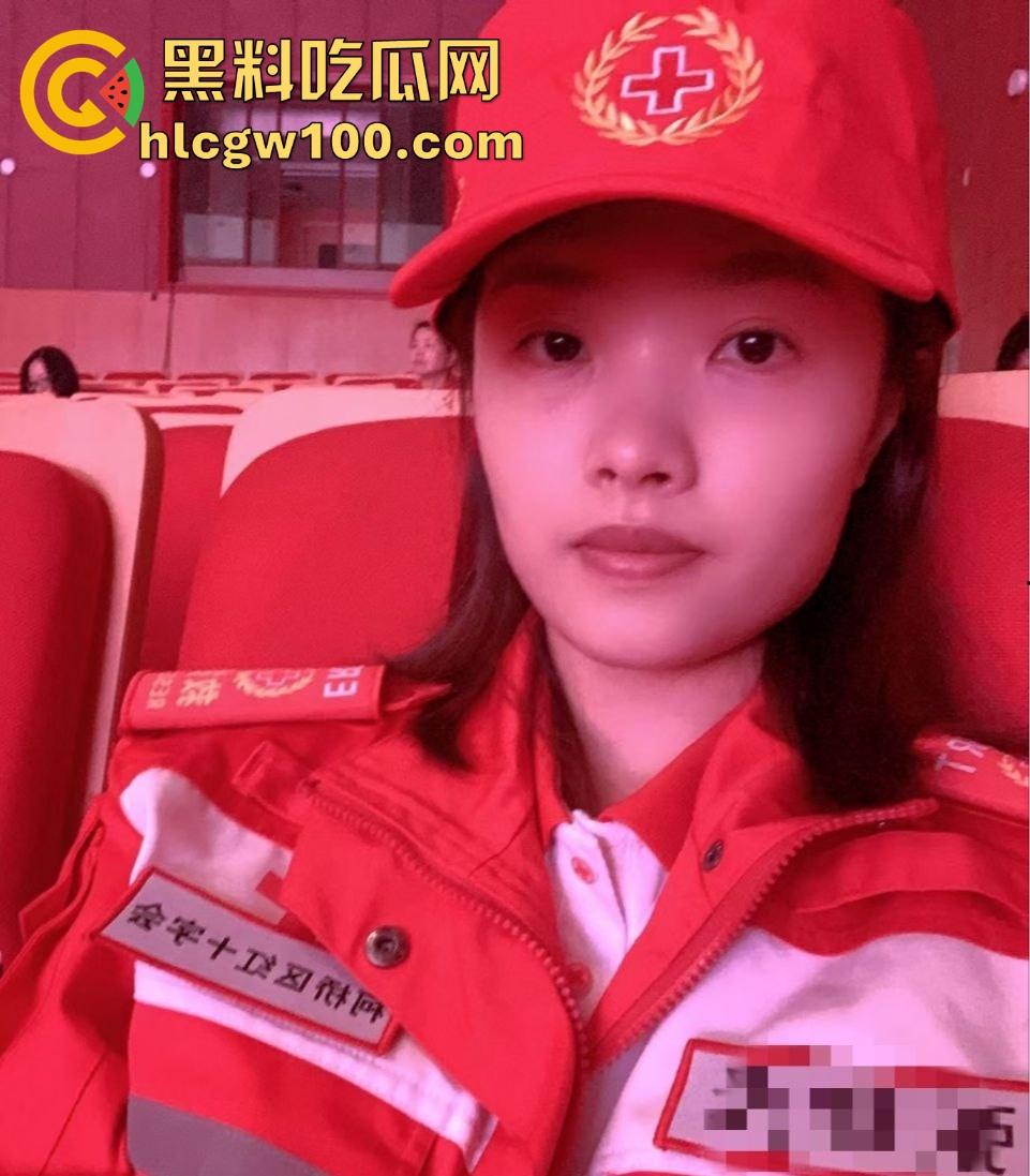 绍兴柯桥极品人妻【张璞泽】早年私密视频泄露,全裸露乳显穴伺候男友,温柔口交乖巧到极致!-5