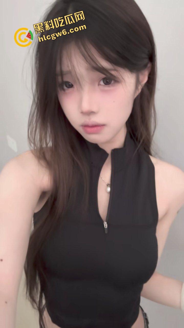 抖音顶级清纯嫩妹反差骚鸡网红『鱼泥ni』细腰蜜臀金主拽头暴力后怼!原创独家曝光!-5