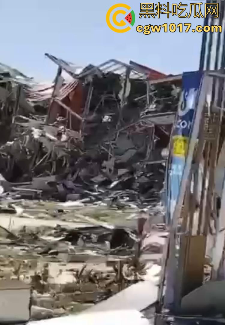 柬埔寨KK园区被血洗清剿！内部实拍曝光：牢笼、血迹、遗留手机触目惊心！-6