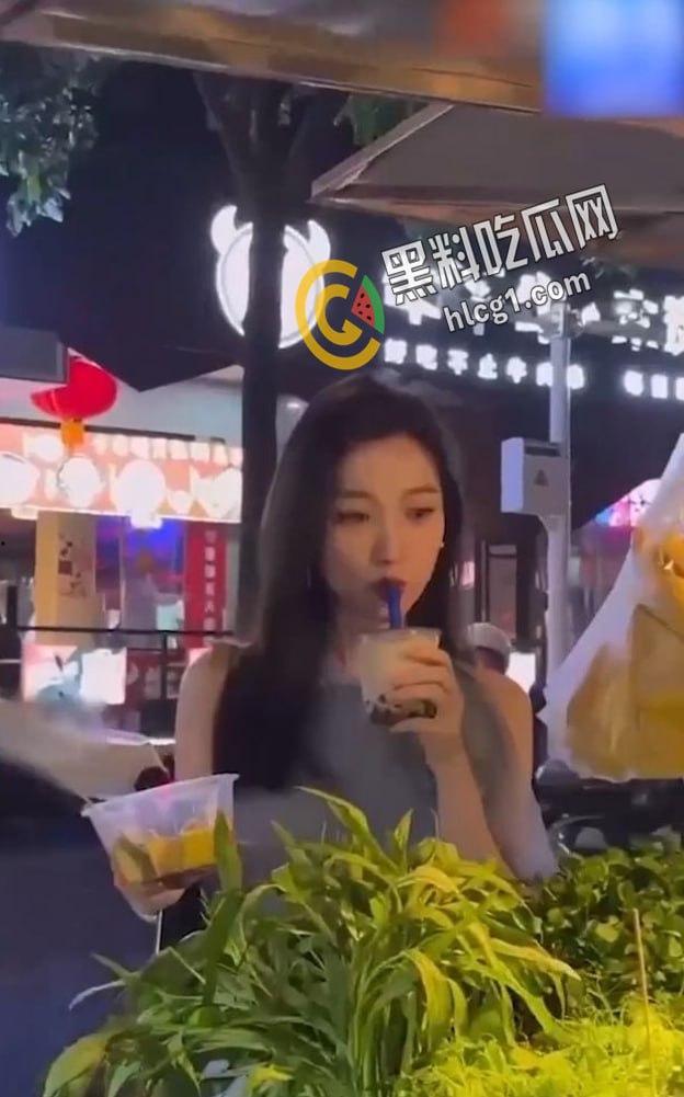 京爷豪掷30万买小米SU7 只为操极品长腿辣妹人妻女销售 无套内射视频曝光!-3