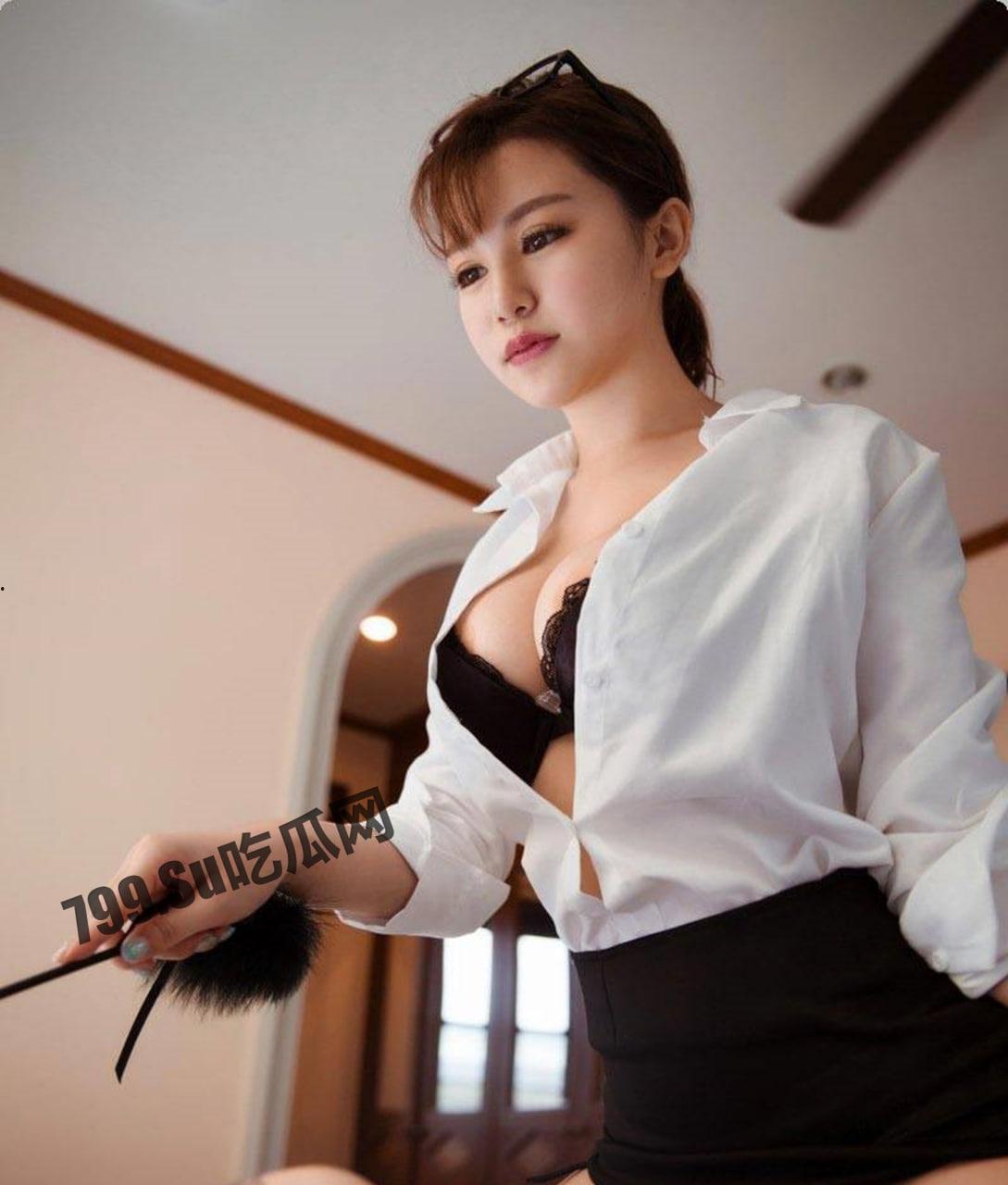 极品反差婊 福利姬 夏美酱 精品自拍 SM 调教 超爱多 P 颜射吃精 性爱视频合集流出-6