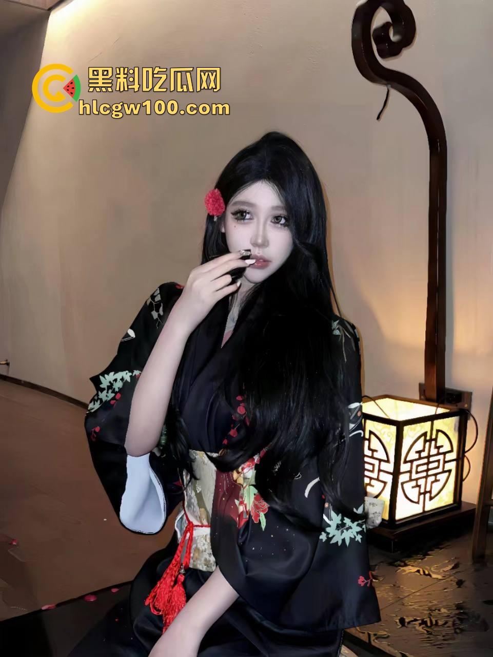 河北精神小伙KTV玩疯,陪酒妹被当狗地下爬跪舔,嘴当B抽插全程卖力口活卖力吸到腿软,洗手间乱交结尾!-2