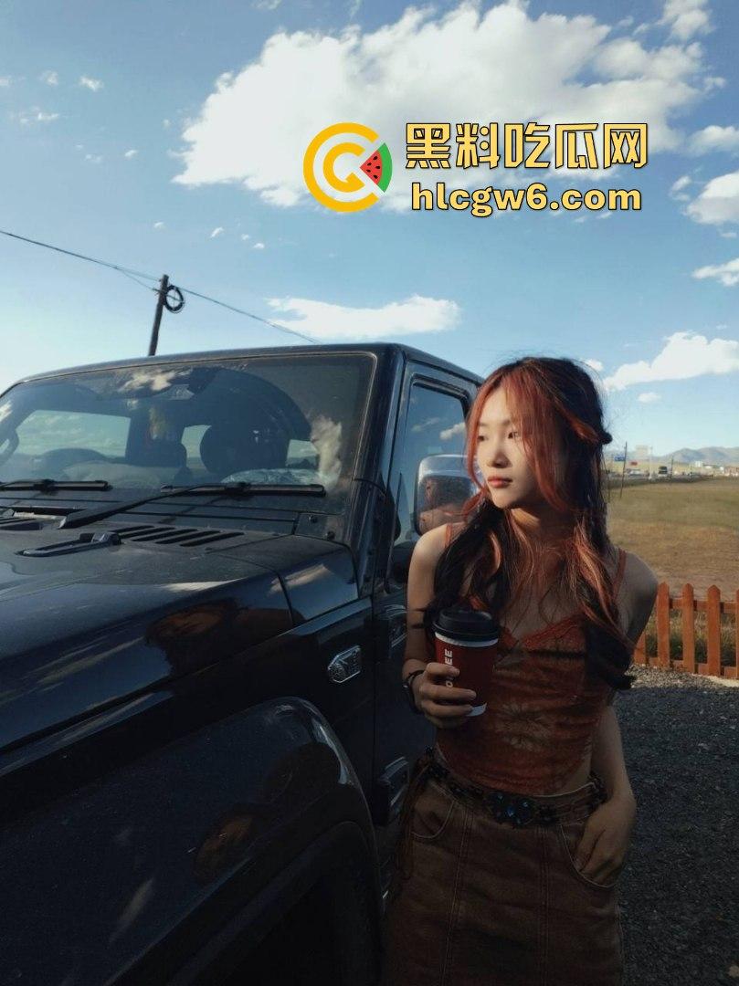 南京中医药大学红发学生妹『 徐思涵』陪金主伴游 白天是摄影师晚上是肉便器 情趣内衣换着花样骚视频流出!-7