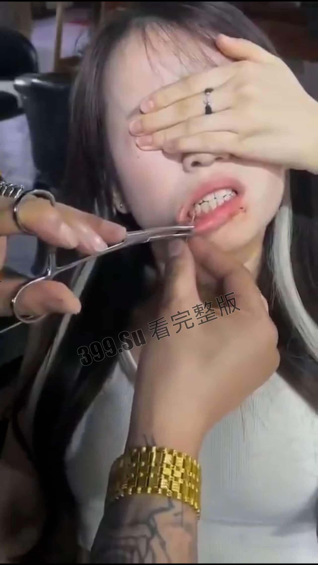 #猎奇 系列    人不能…至少不应该-7