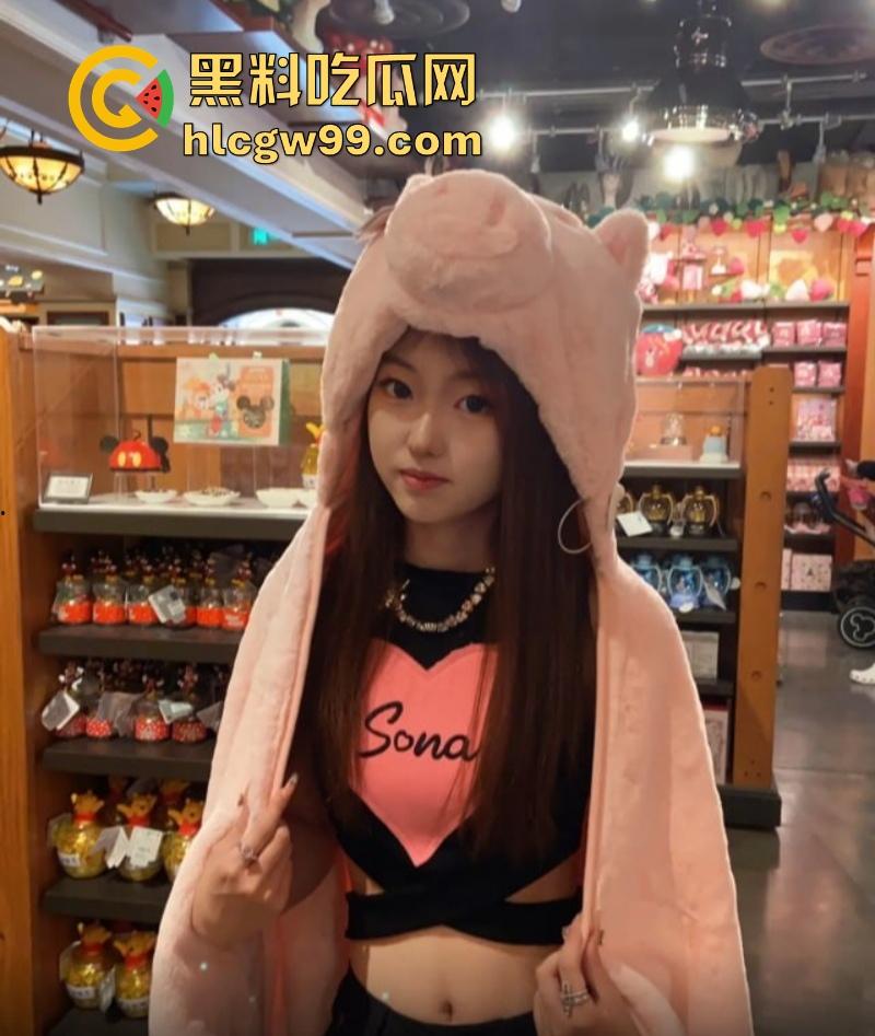 穿着校服的福建女高中生【王轶】与男友偷吃禁果视频泄密,嫩得逼人,肏得爽歪歪,果然女孩就是比女人更嫩!-11