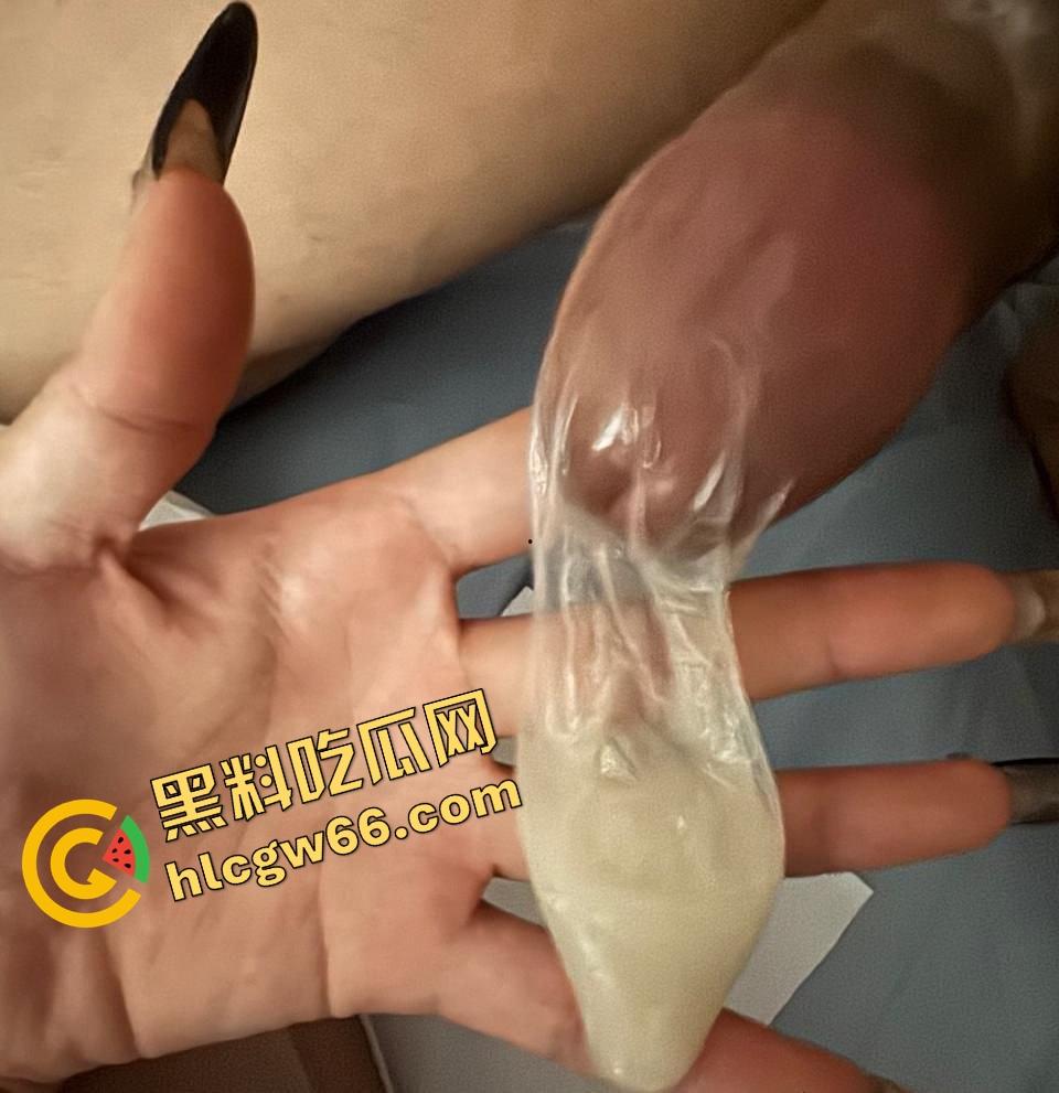 义乌女骑士『喵喵』白天飙车女神,夜晚SM圈K8双人伺候主人的母狗play可S可M还能带男宠一起舔!-16