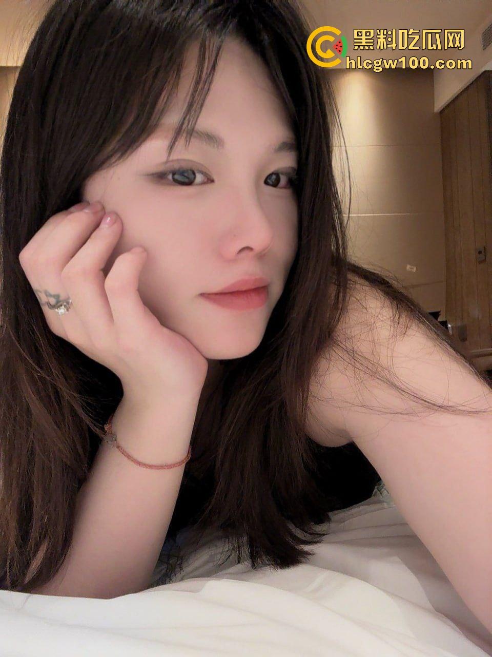 佛山高颜值小姐姐【张梦琪】被男友背刺泄密,私密视频流出吃鸡技术拉满,姿势也挺专业啊!-1