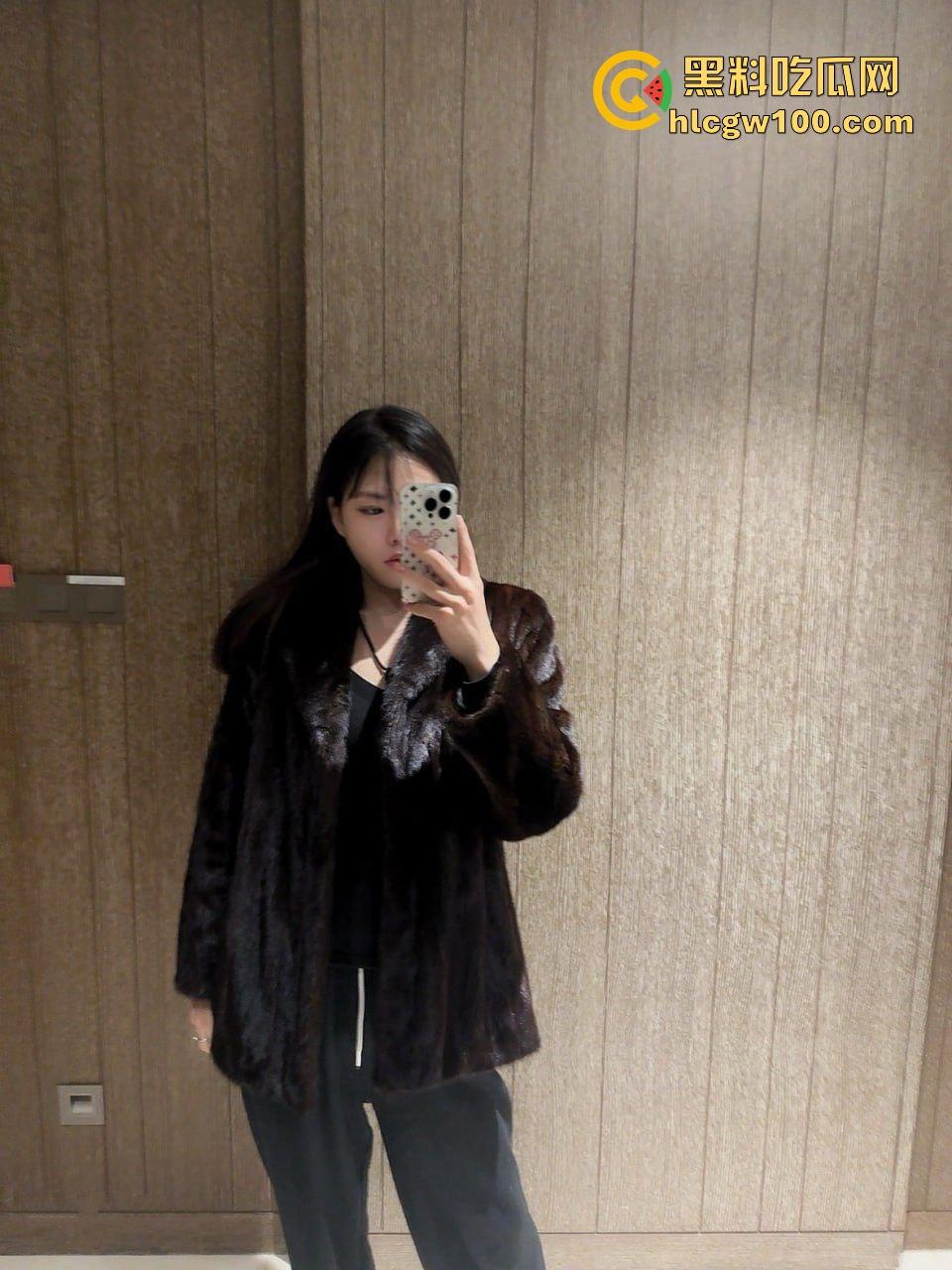 佛山高颜值小姐姐【张梦琪】被男友背刺泄密,私密视频流出吃鸡技术拉满,姿势也挺专业啊!-3