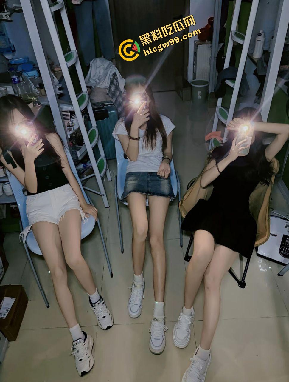 没有鸡巴的性爱!4位姐妹花反差婊骚鸡相约酒店大展身手,全裸淫荡互舔舌吻,女同的魅力!-5