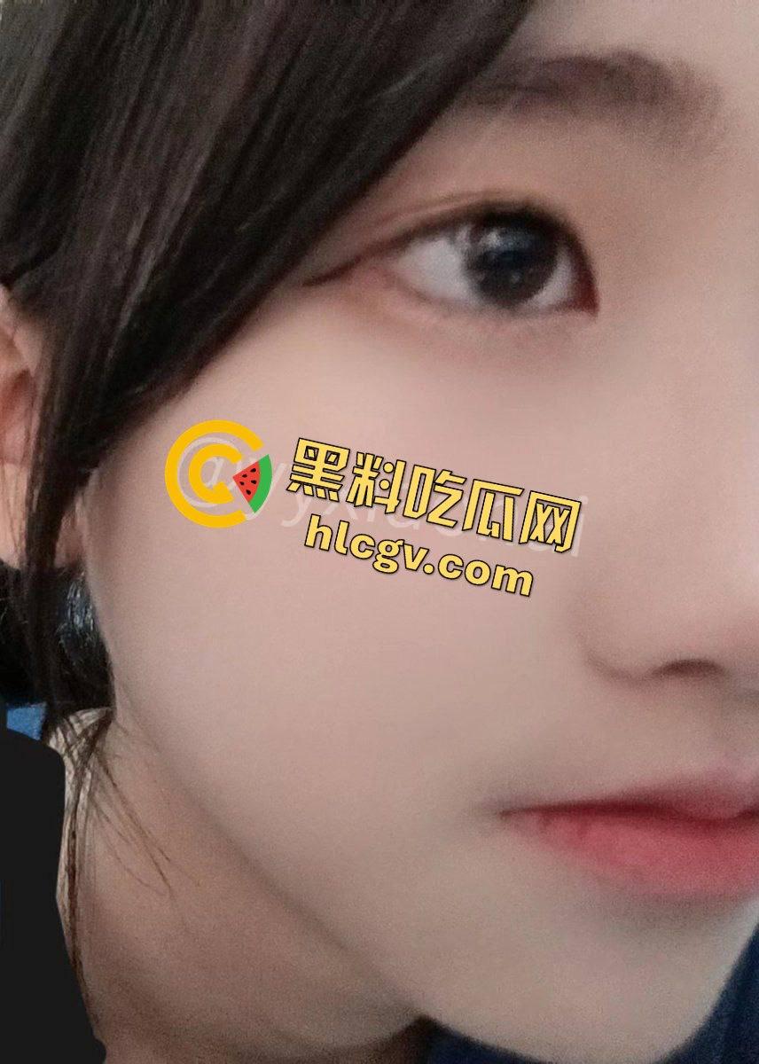 四川成都18岁高中美女学妹骚气十足!黑丝翘臀让人忍不住,粉嫩鲍口令人欲罢不能!-1