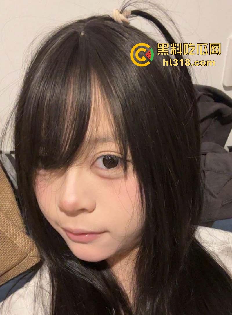 湖南职业学院学生妹【林妙妙】 清纯反差,翘臀曲线诱人,粉嫩乳尖娇俏挺立,自慰视频曝光流出!-2