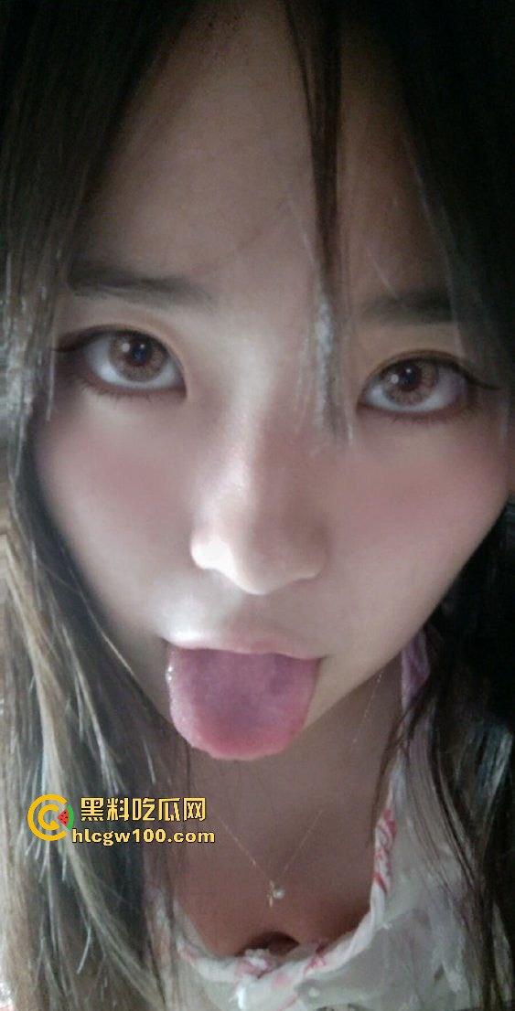 华南理工大学反差学妹【黎依依】性爱视频被渣男曝光,扭腰翘臀淫荡至极,骚劲毕露!-5