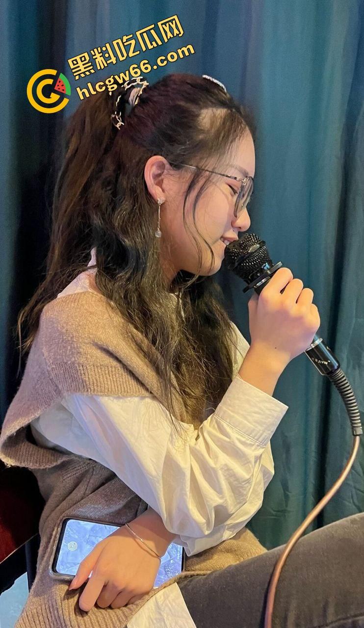 上海已婚人妻【牧袁平】遛狗相遇约了一炮操一次上瘾，掰开骚穴求内射，现在正慢慢扩肛调教成后门母狗！-2