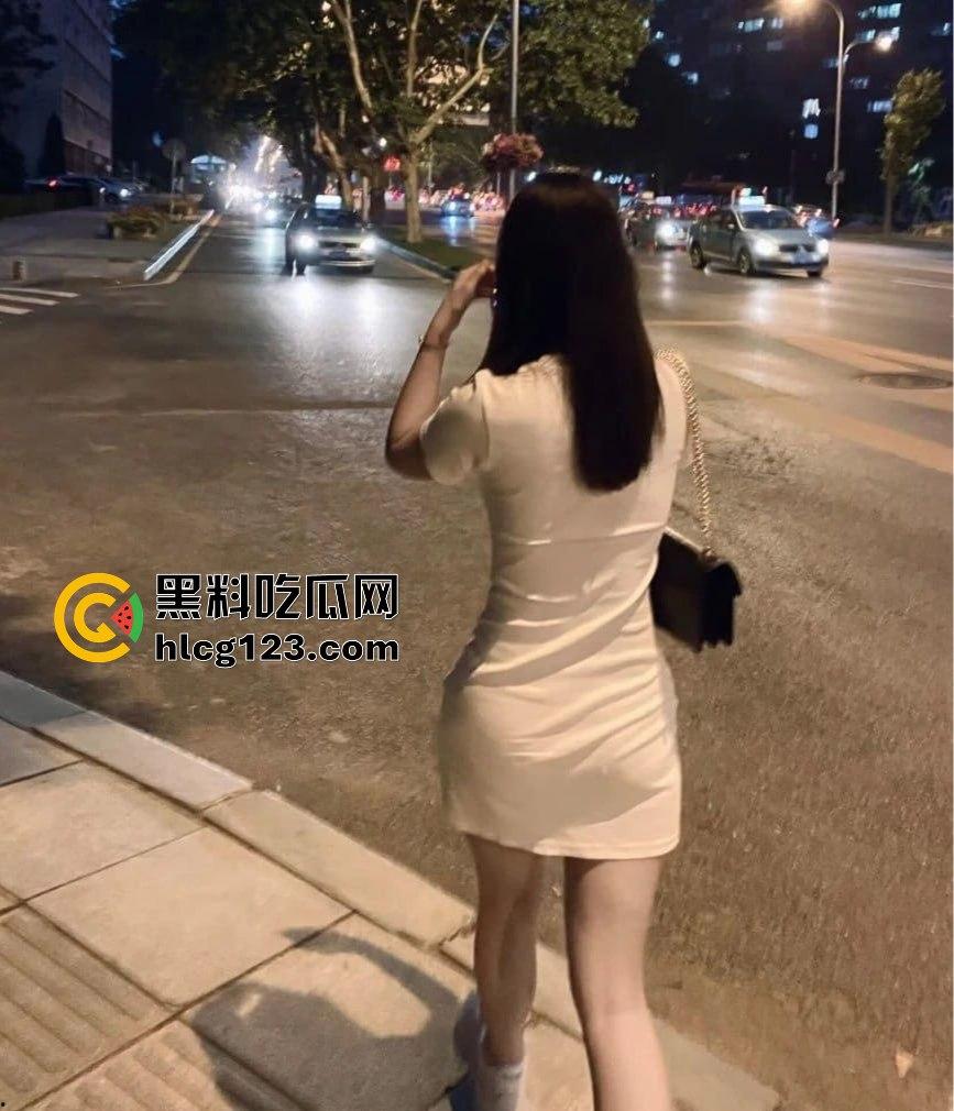 辽宁科技大学『范园娟』分手视频曝光!清纯脸蛋下的小骚货,被后入操到淫叫连连!-3