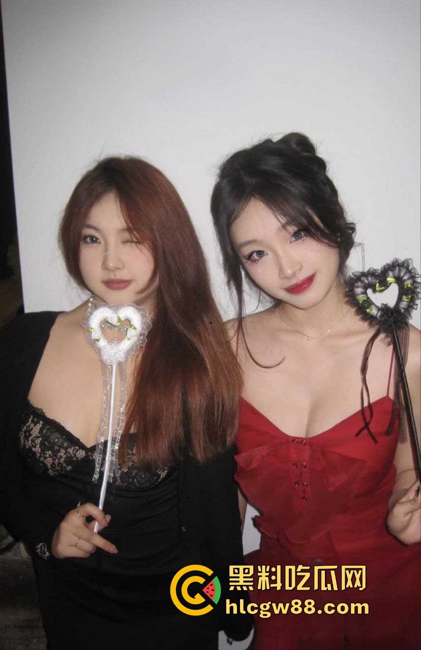 陕西小清新【孙怡】绿茶本性暴露，异地恋男友奋笔疾书，她却在炮友胯下爽到失神，球衣被撩起后入猛干！-12