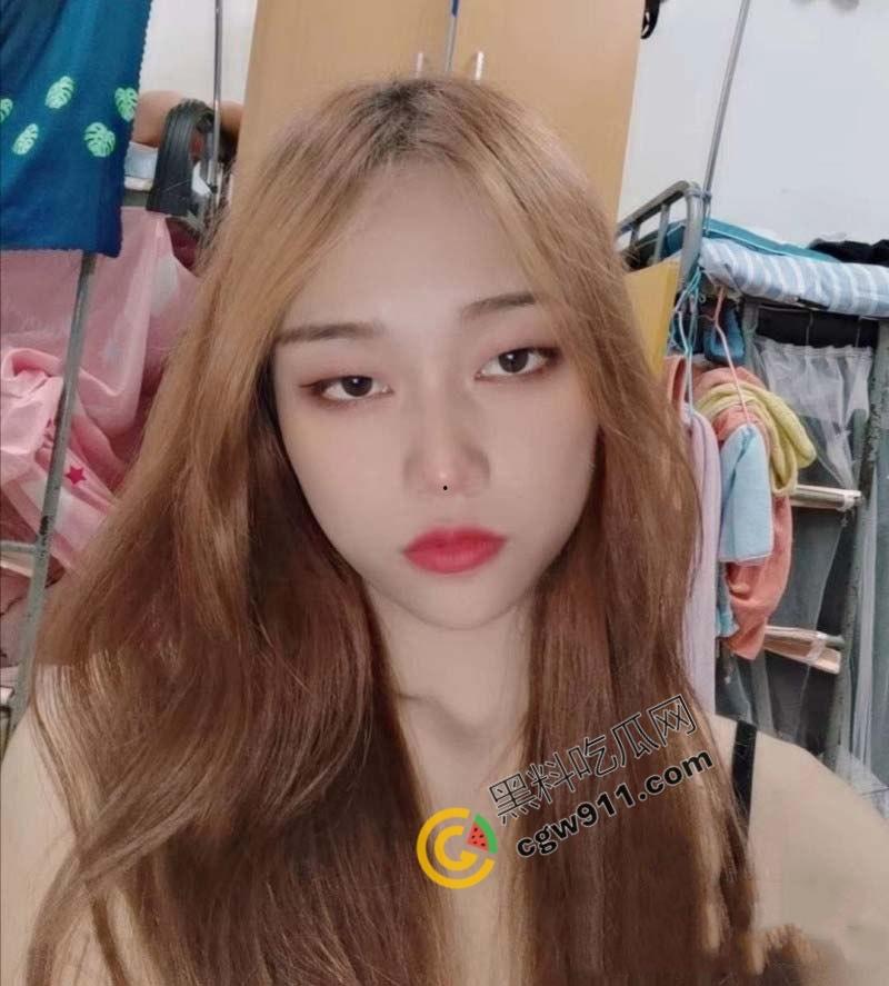 四川成都22岁高颜值厂妹下海卖逼,狂野床技让男子疯狂,丰满奶子,露脸口交,尽享极致快感!-4